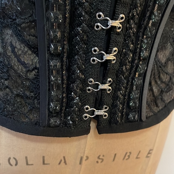 In Ernest Black Wide Lace Corset Belt main image 7